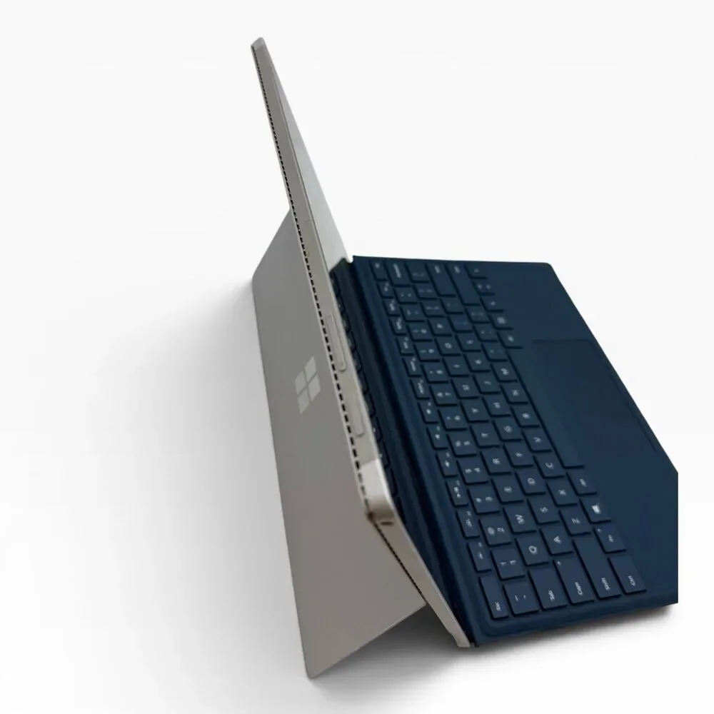 Microsoft Surface Pro 4 1724 Core i7-6650 2.20GHz 16GB 256GB keyboard, Charger